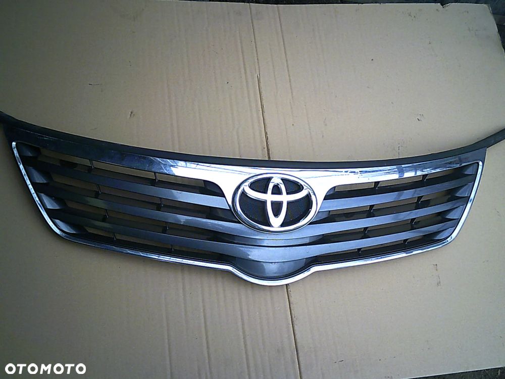 ATRAPA GRILL TOYOTA AVENSIS T27  09-12  1G3 - 2
