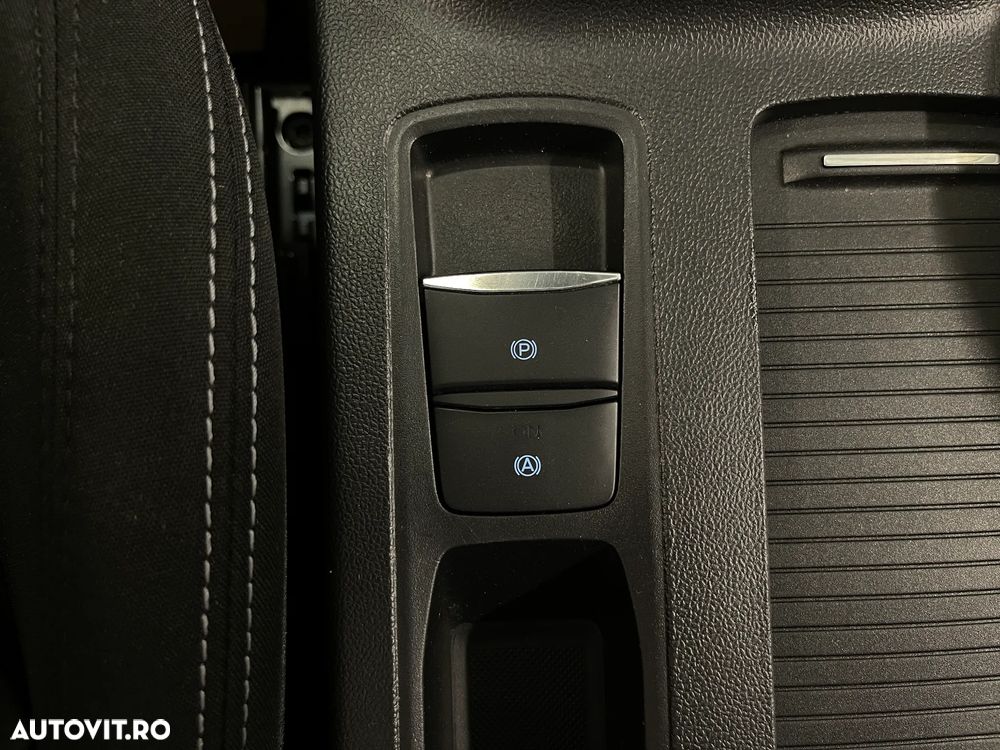Ford Focus 1.0 EcoBoost MHEV Titanium - 23