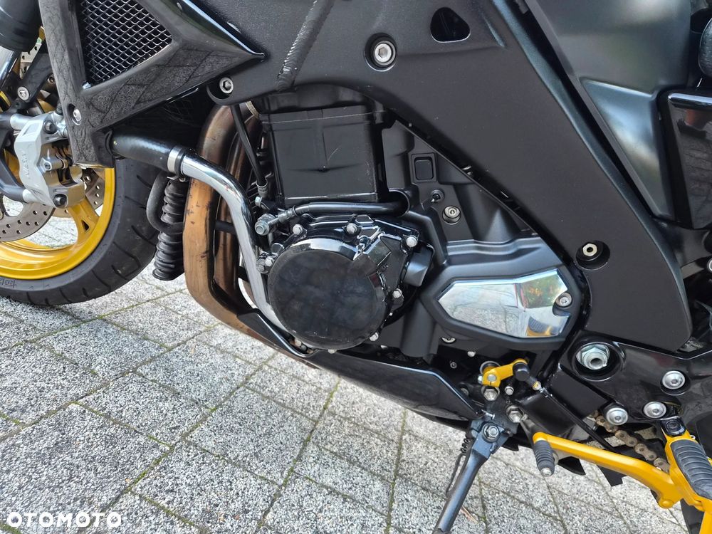 Suzuki GSX - 31