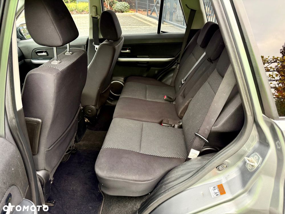 Suzuki Grand Vitara 2.0 Comfort + - 7