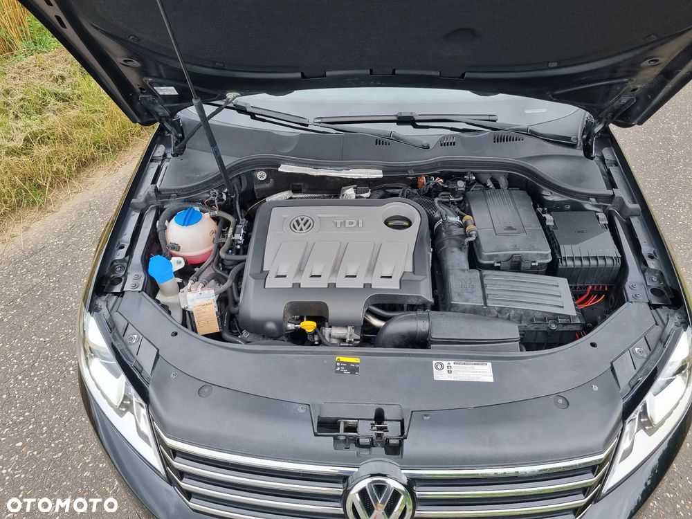 Volkswagen Passat 2.0 TDI DPF BlueMotion Technology Highline - 13