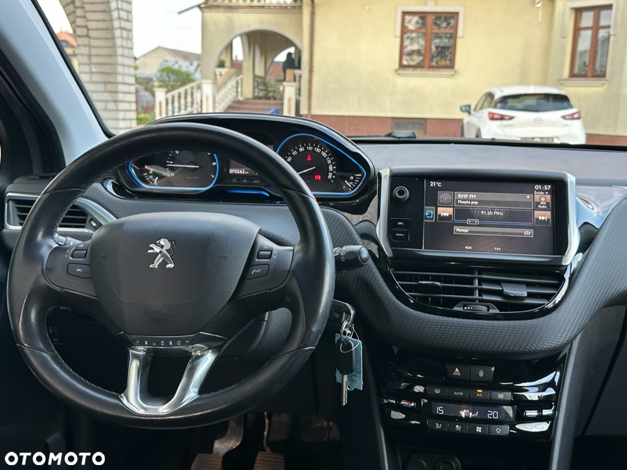 Peugeot 2008 - 12