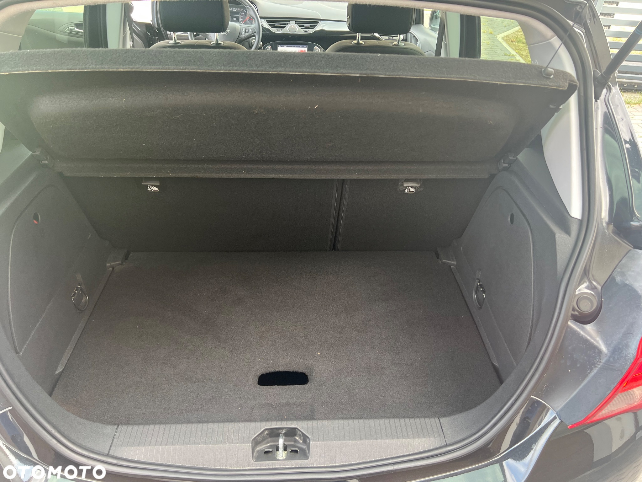 Opel Corsa 1.4 16V Cosmo - 27