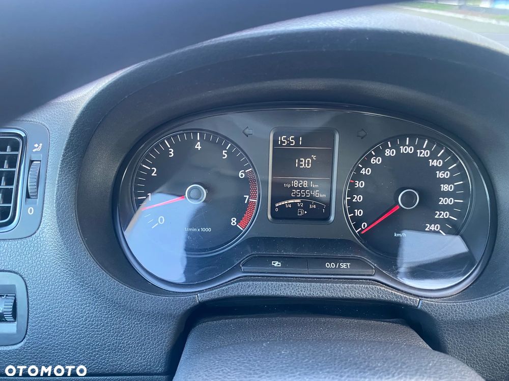 Volkswagen Polo - 8