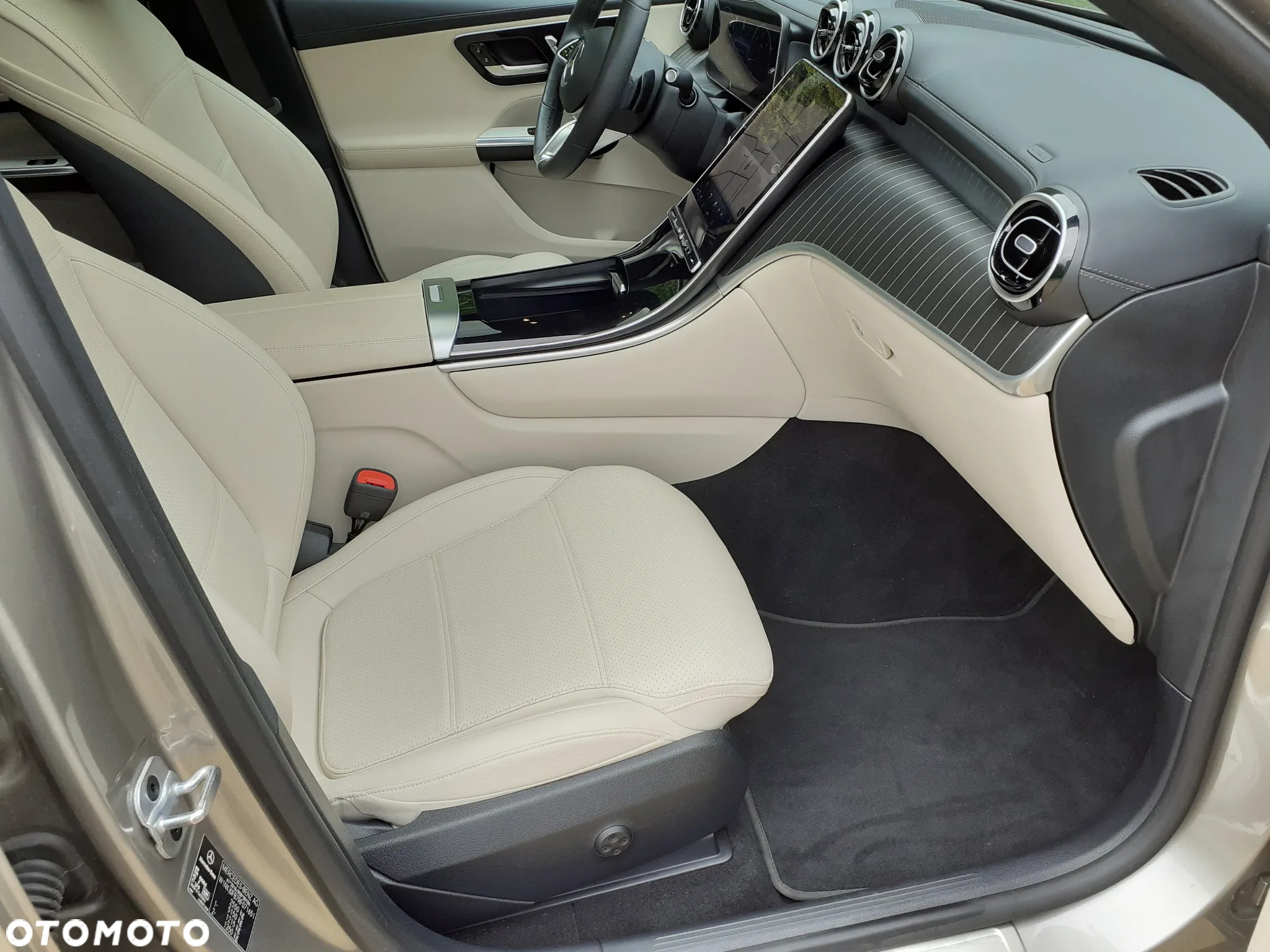Mercedes-Benz GLC - 24