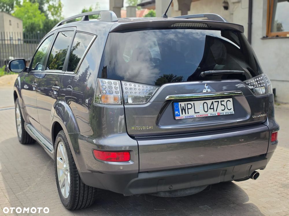 Mitsubishi Outlander - 10