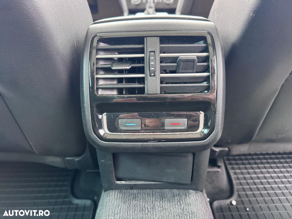 Volkswagen Passat 2.0 TDI DSG 4Motion Highline - 23