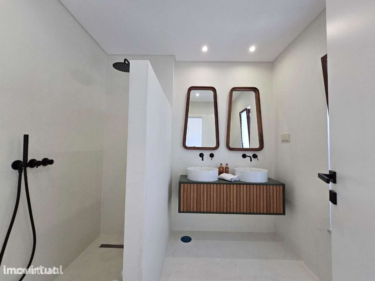 Moradia T4 com garagem baixa de Faro - Grande imagem: 5/53