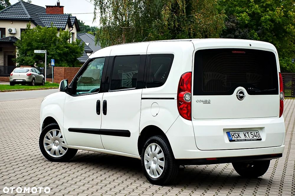 Opel Combo Tour 1.4 Cosmo - 22