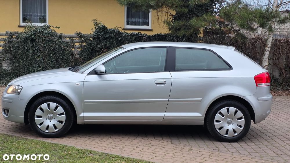 Audi A3 3-drzwiowe 1.6 Attraction - 5