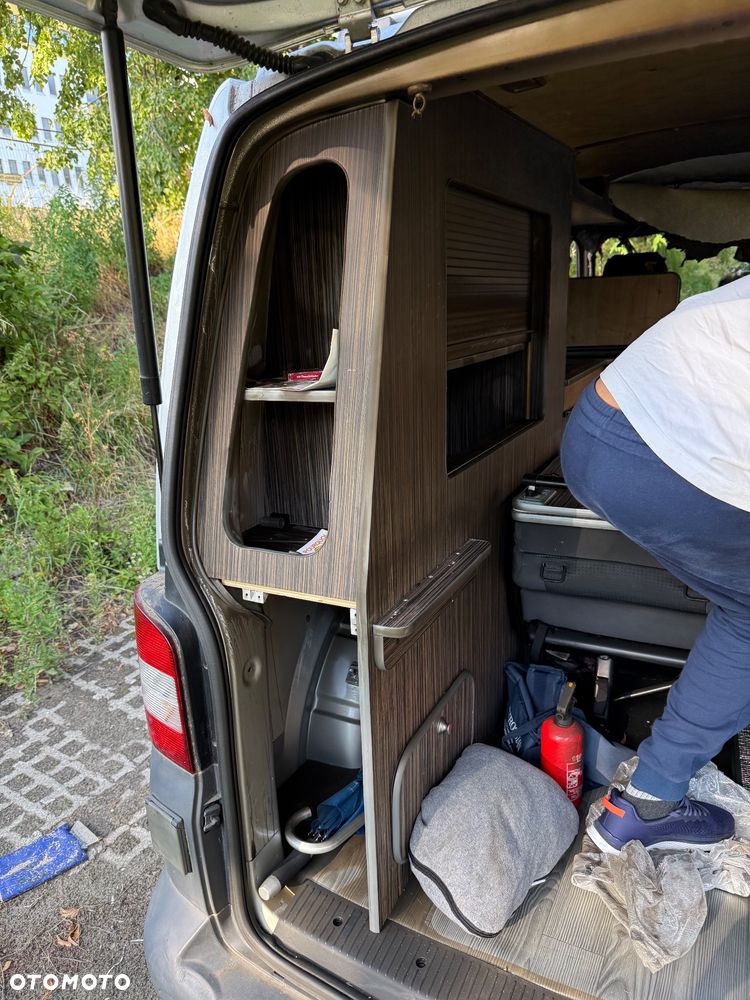 Volkswagen Multivan - 17