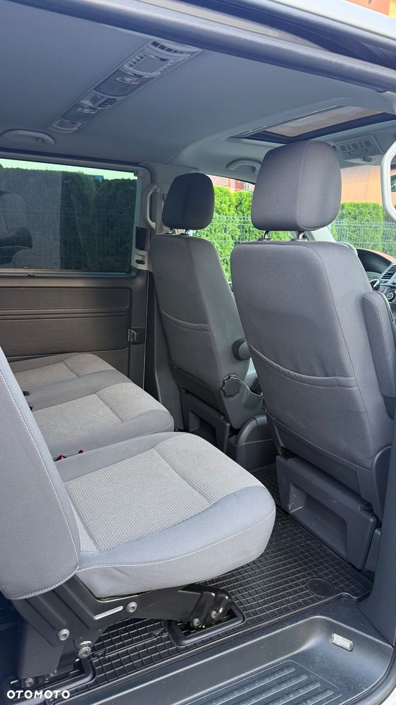 Volkswagen Multivan - 14