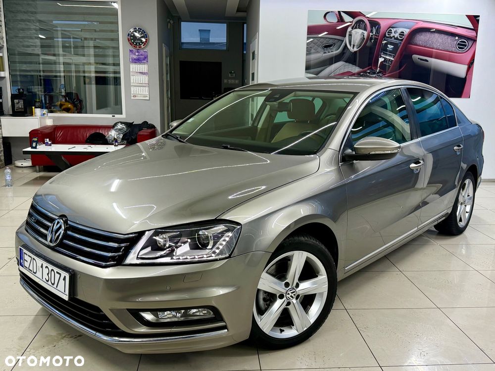 Volkswagen Passat 1.4 TSI R-Line Edition Plus - 17