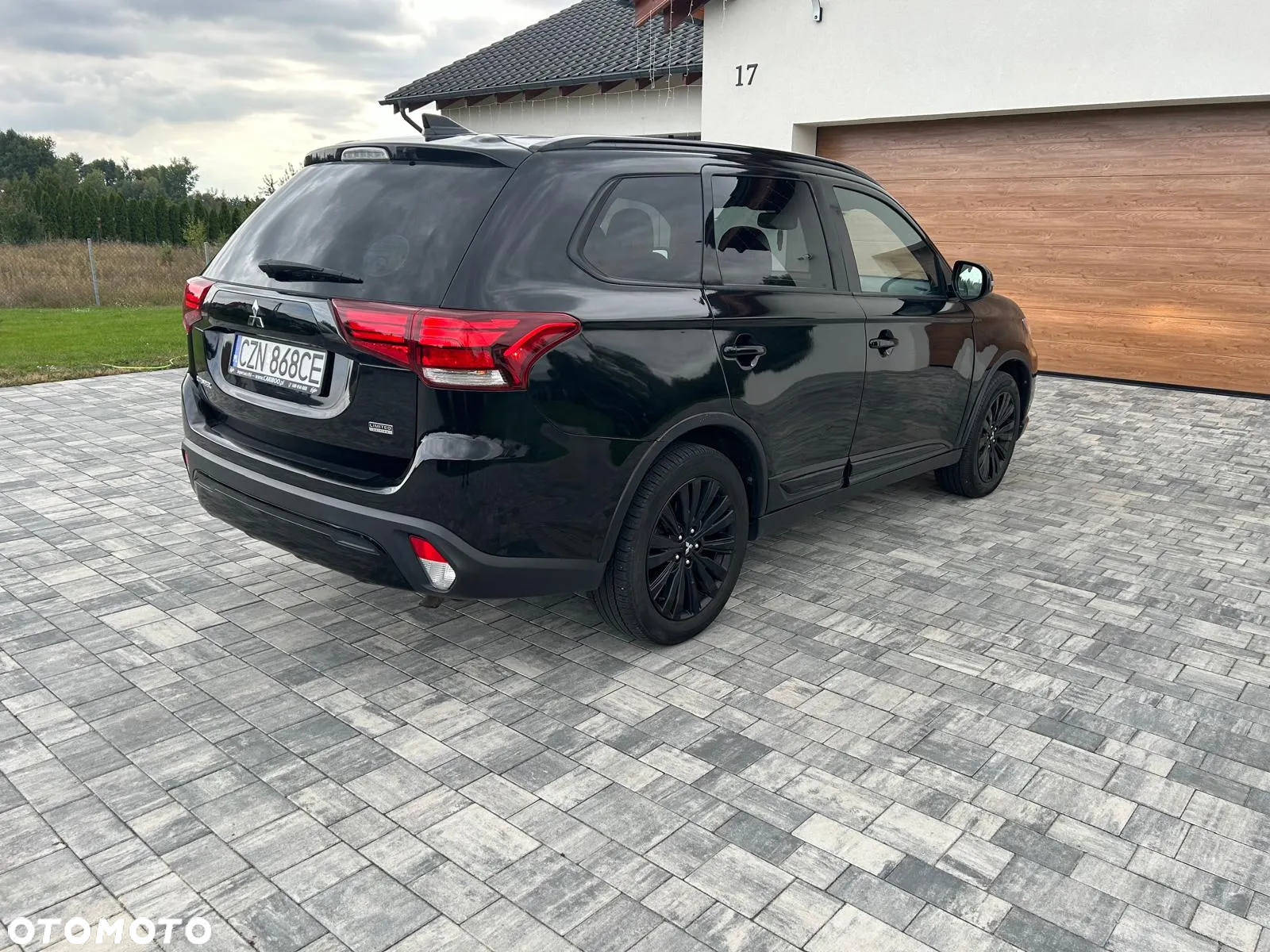 Mitsubishi Outlander - 4