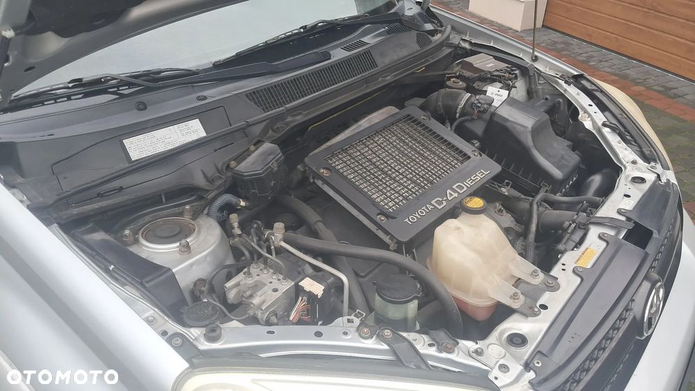 Toyota RAV4 D-4D 4x4 - 17