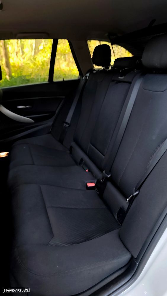 BMW 318 d Touring Auto Line Sport - 27