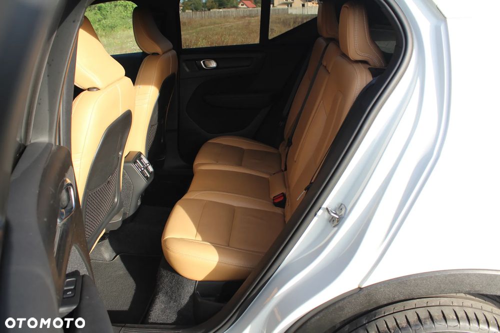 Volvo XC 40 D3 Momentum Pro - 21