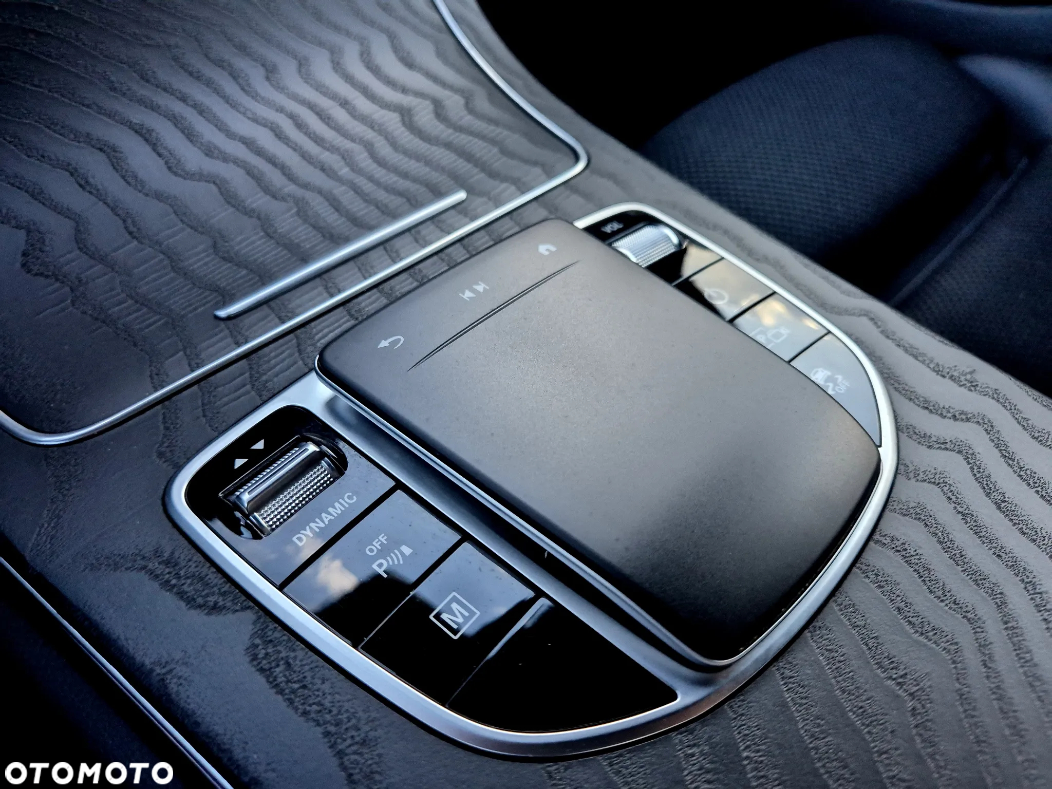 Mercedes-Benz GLC - 16