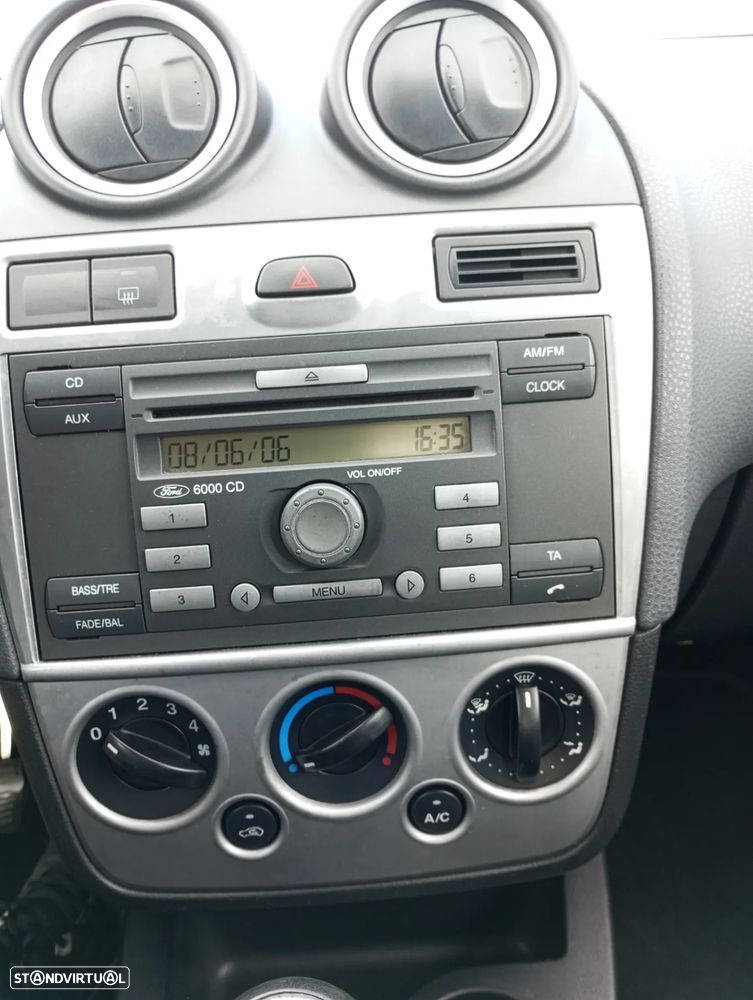 Ford Fiesta 1.25 Trend - 11