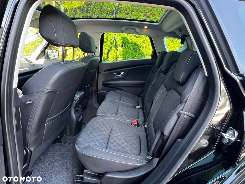 Renault Scenic TCe 140 GPF BLACK EDITION - 16