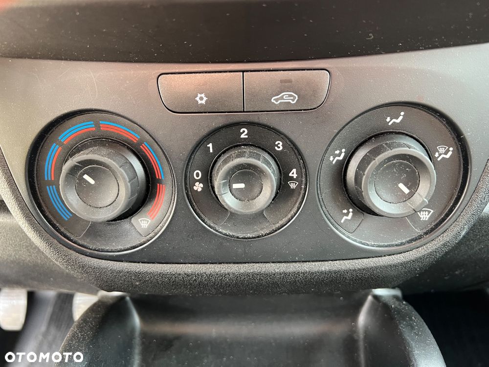 Opel COMBO - 16