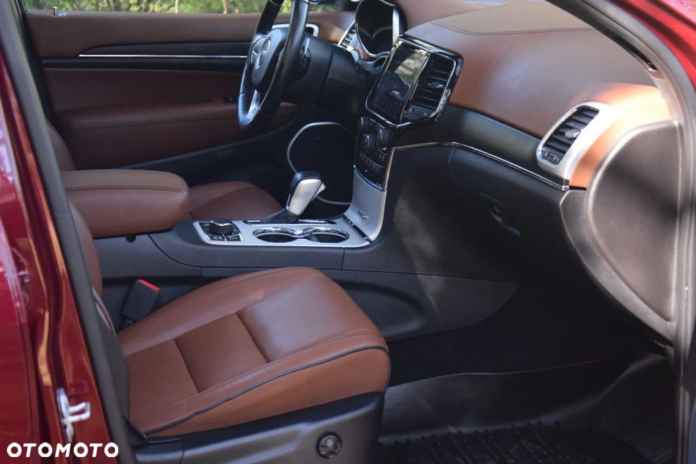 Jeep Grand Cherokee - 23
