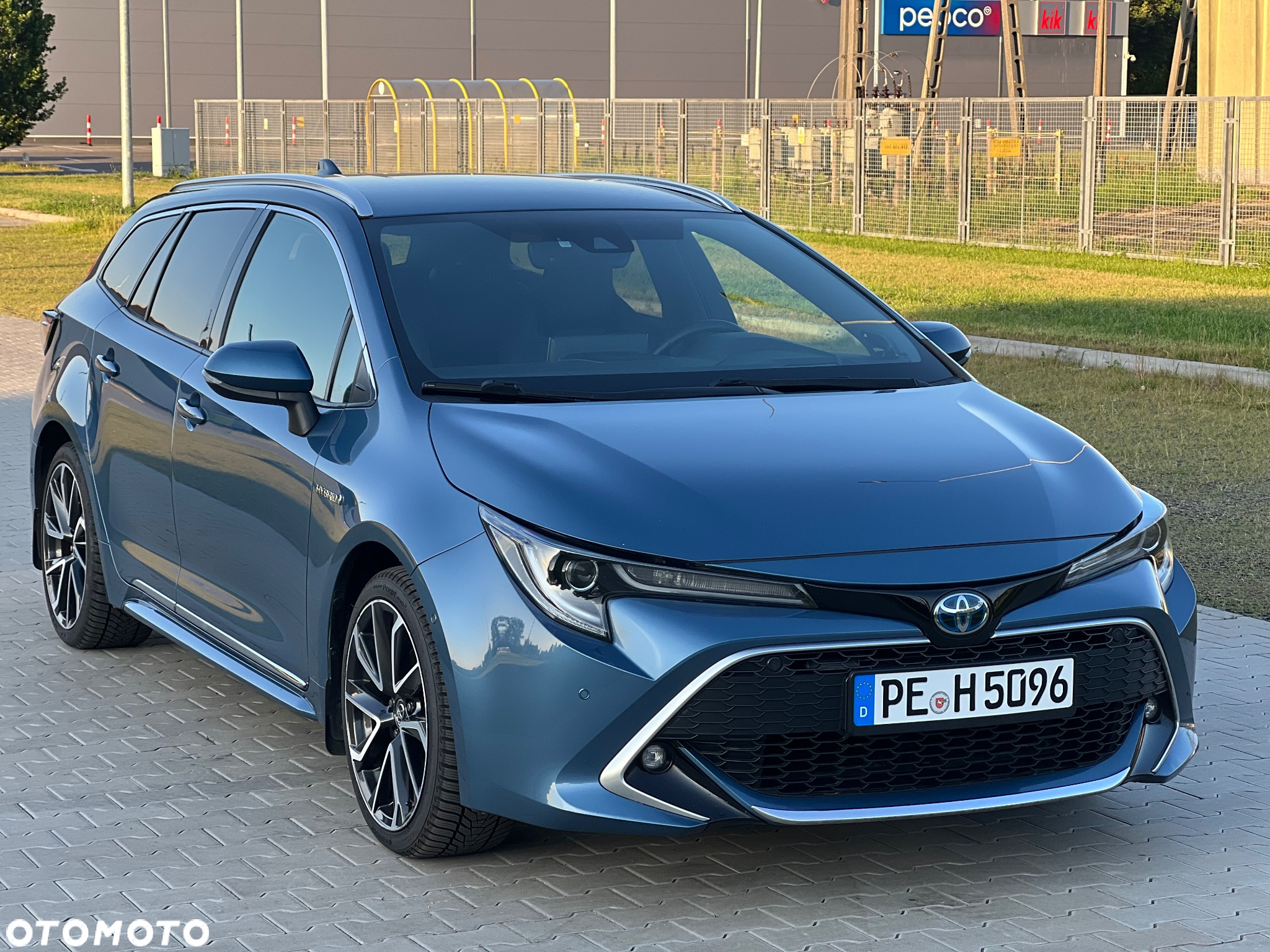 Toyota Corolla 2.0 Hybrid Touring Sports Team Deutschland - 3