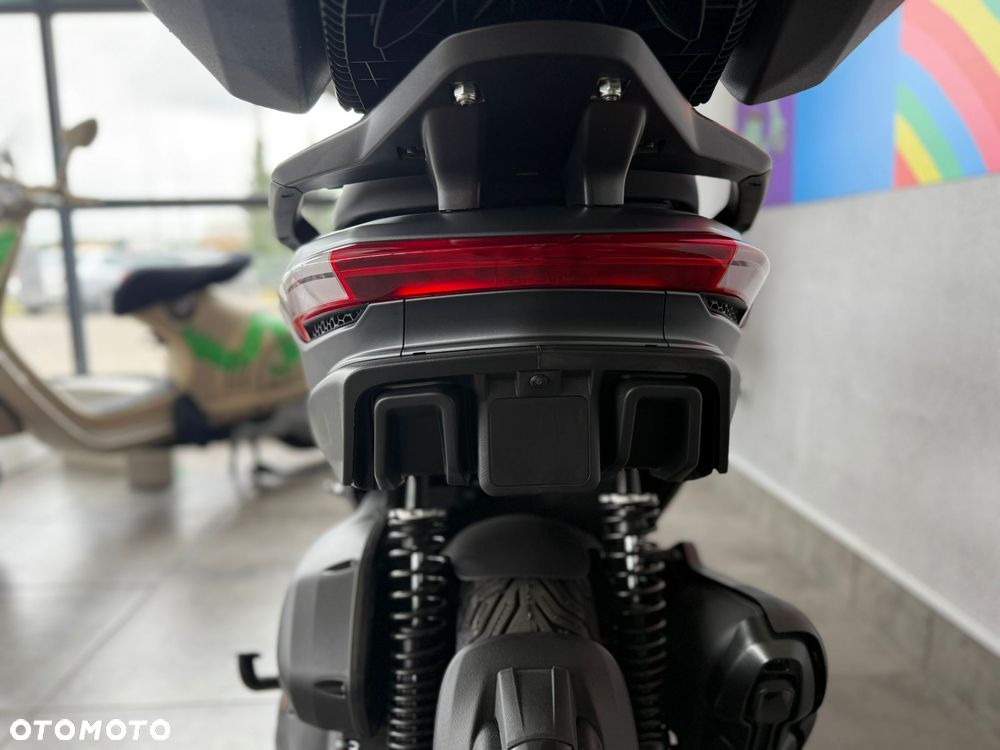 Piaggio MP-3 - 30