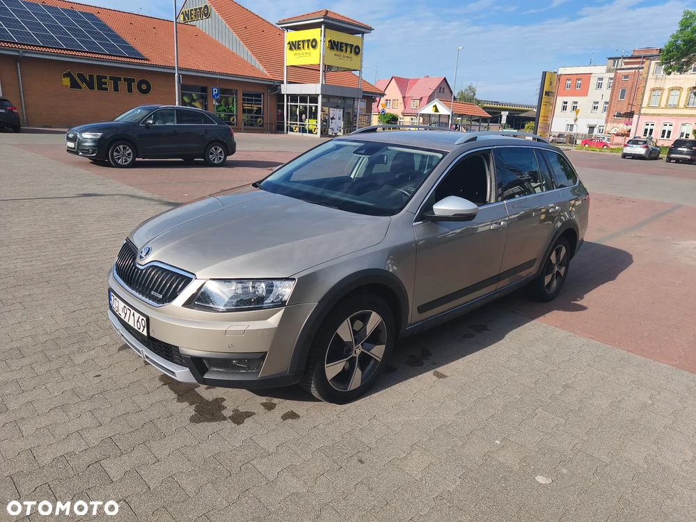 Skoda Octavia Scout 2.0 TDI 4x4 DSG - 13