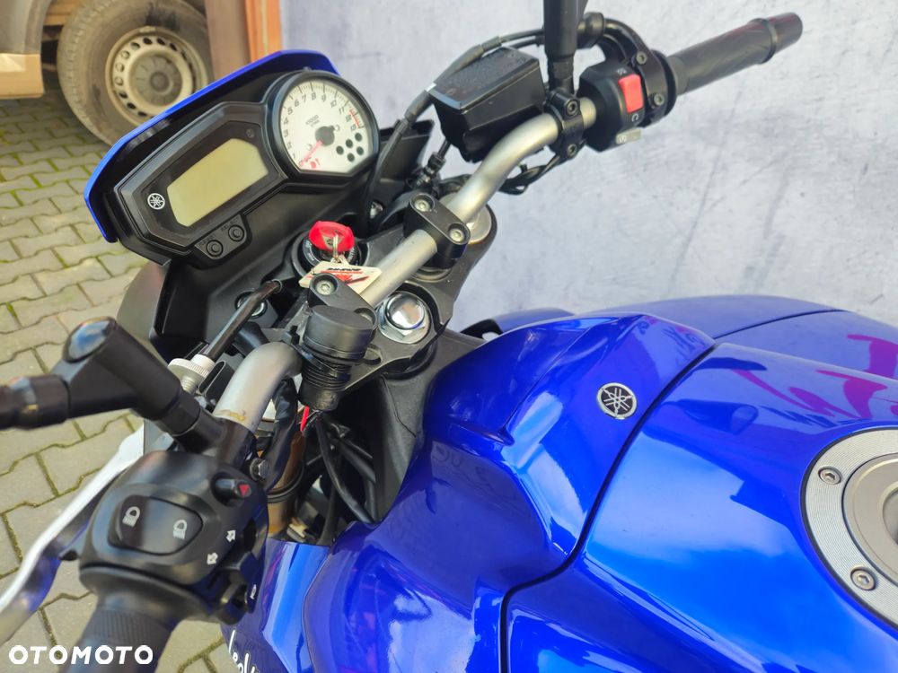 Yamaha FZ8 - 16