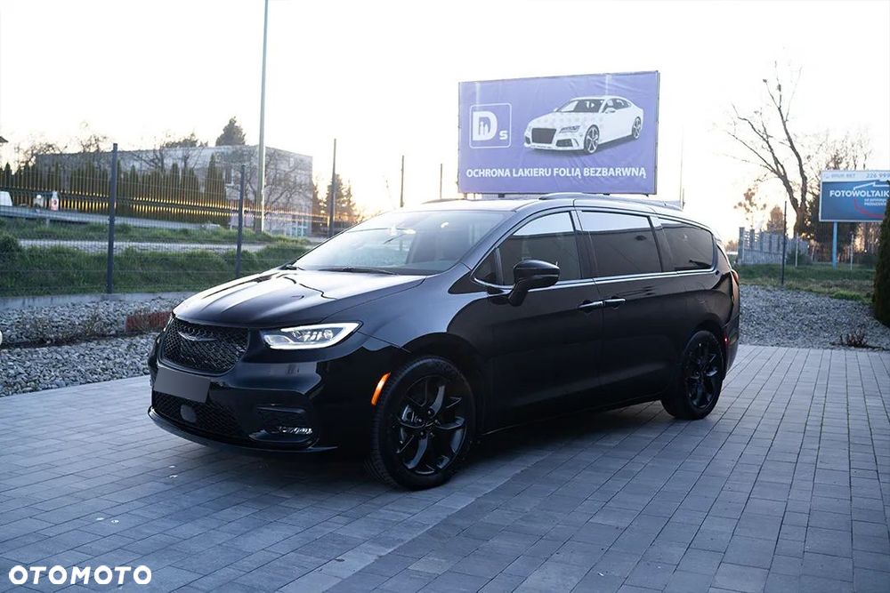 Chrysler Pacifica - 8