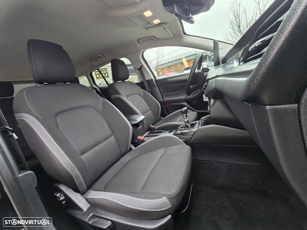 Ford Focus SW 1.0 EcoBoost Active - 13