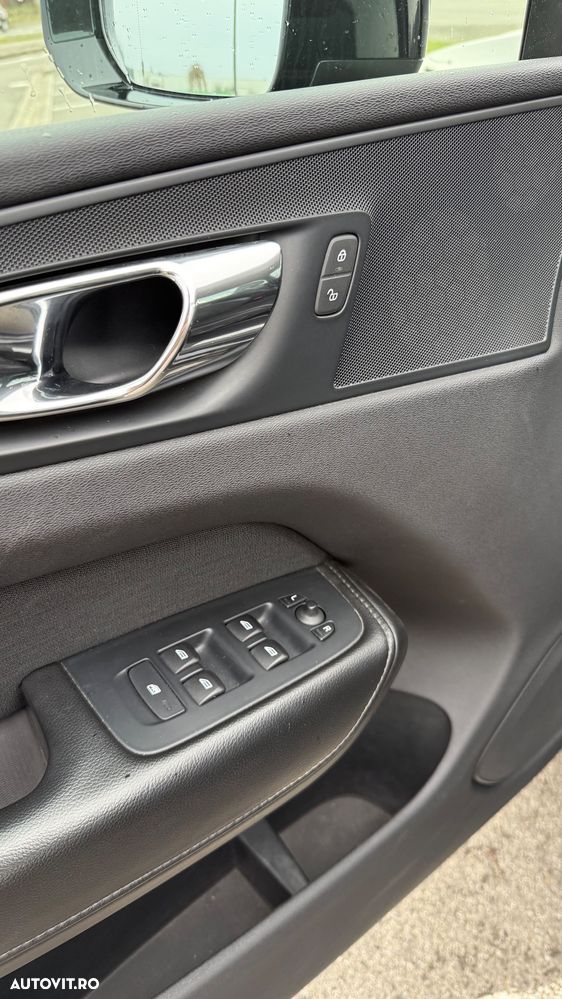 Volvo XC 60 D4 AWD Geartronic Momentum - 11