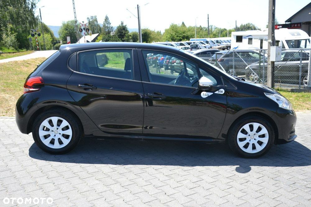 Peugeot 208 - 5