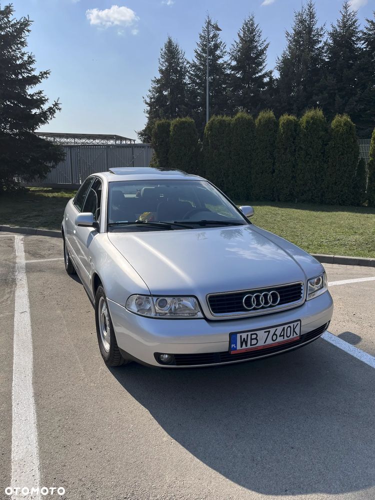 Audi A4 Limousine - 1