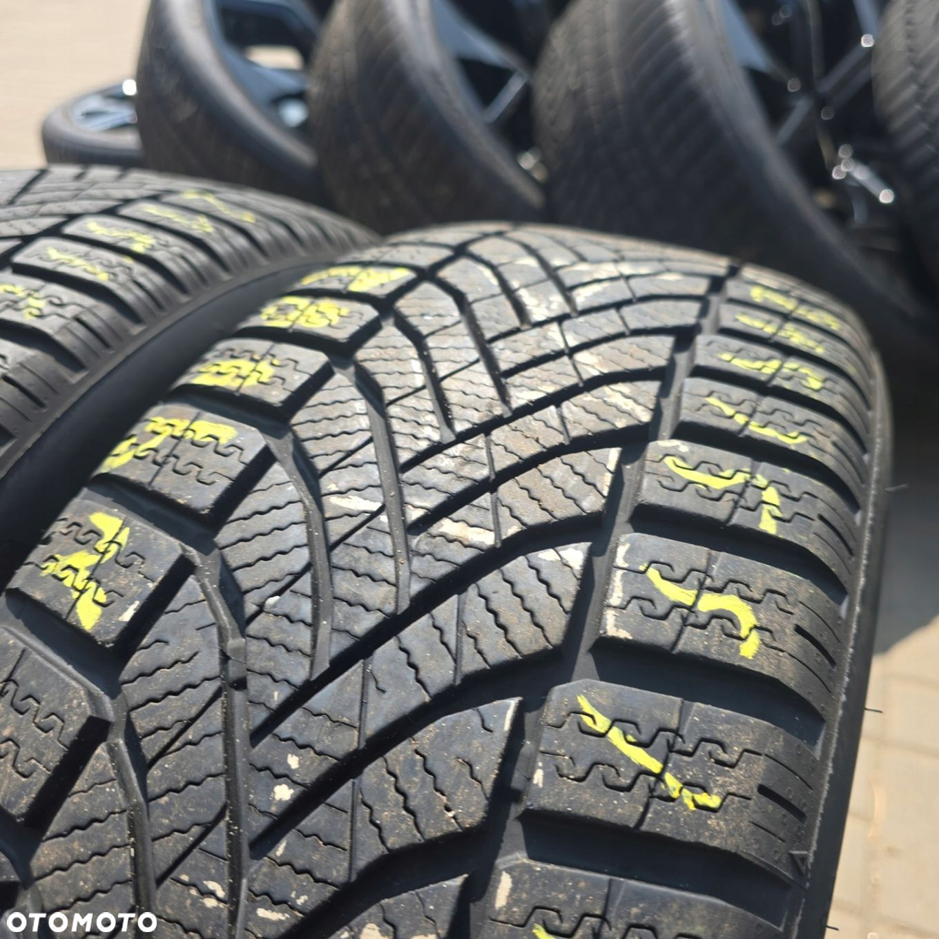FALKEN EUROWINTER HS02 215/55R17 98V 23R 4X - 5