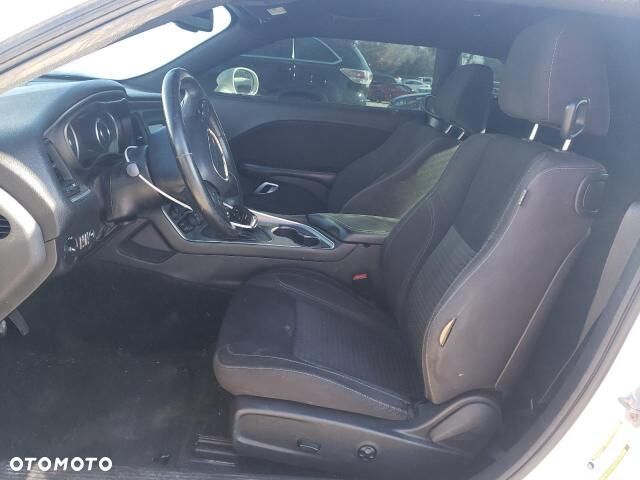 Dodge Challenger - 4