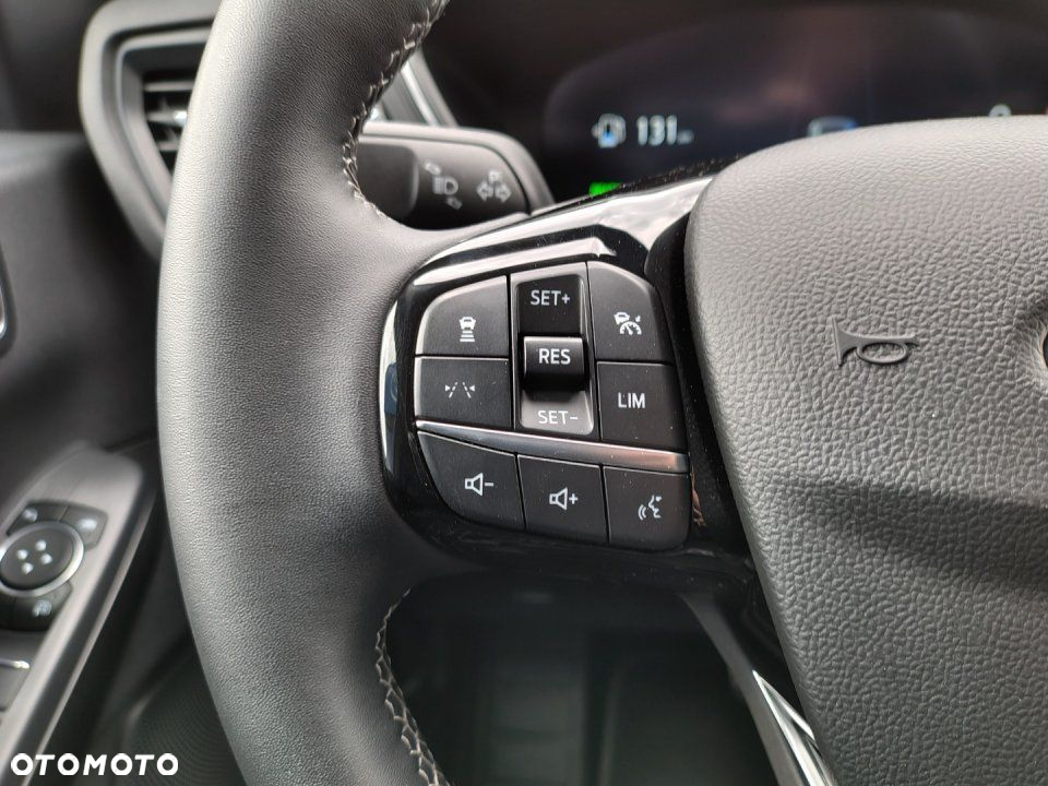 Ford Kuga - 11