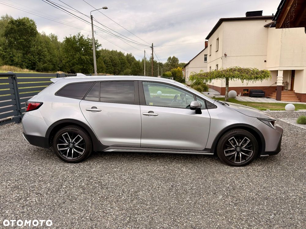Toyota Corolla 2.0 Hybrid Trek - 3