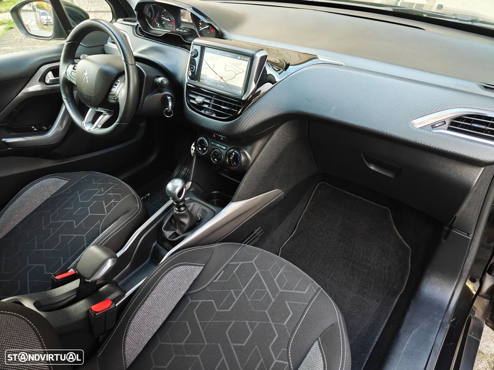 Peugeot 2008 1.5 BlueHDi Style - 11