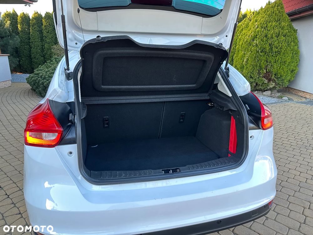 Ford Focus 1.5 EcoBlue STart-Stopp-System TITANIUM - 16