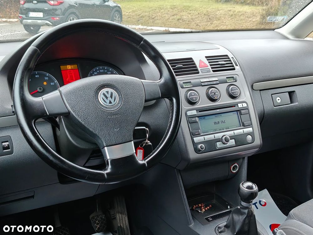 Volkswagen Touran ver-1-4-tsi-highline-perfectline - 5