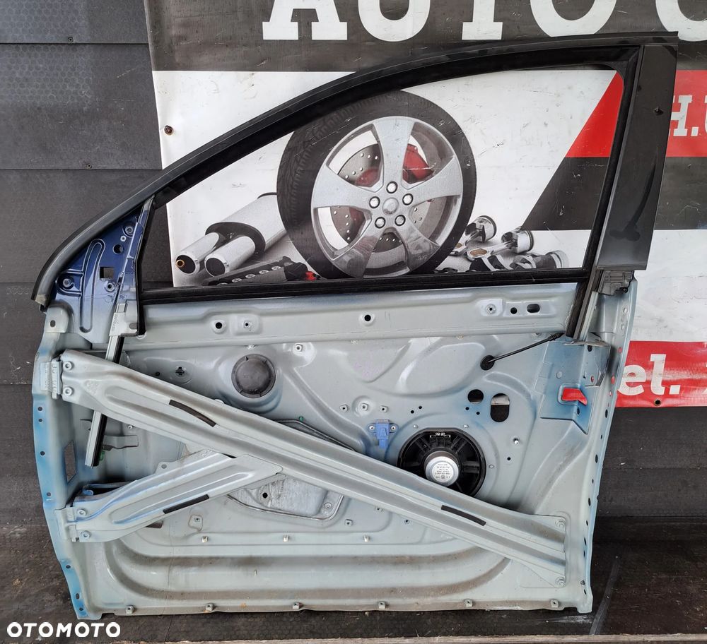 DRZWI LEWE PRZÓD STELAŻ POSZYCIE 1K5831611 VW GOLF V - 2