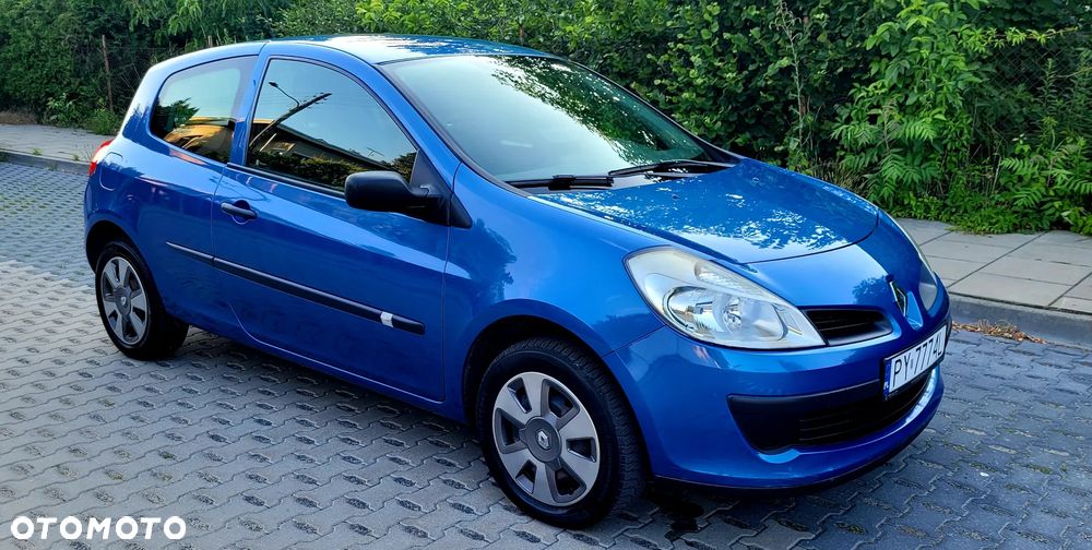 Renault Clio - 11