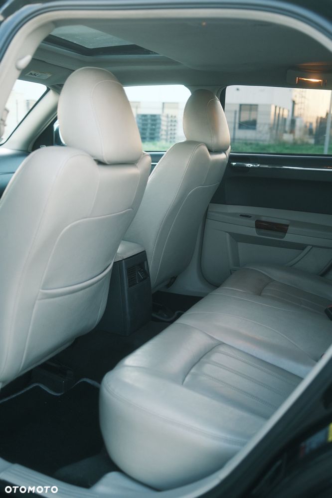 Chrysler 300C 3.0 V6 CRD - 14