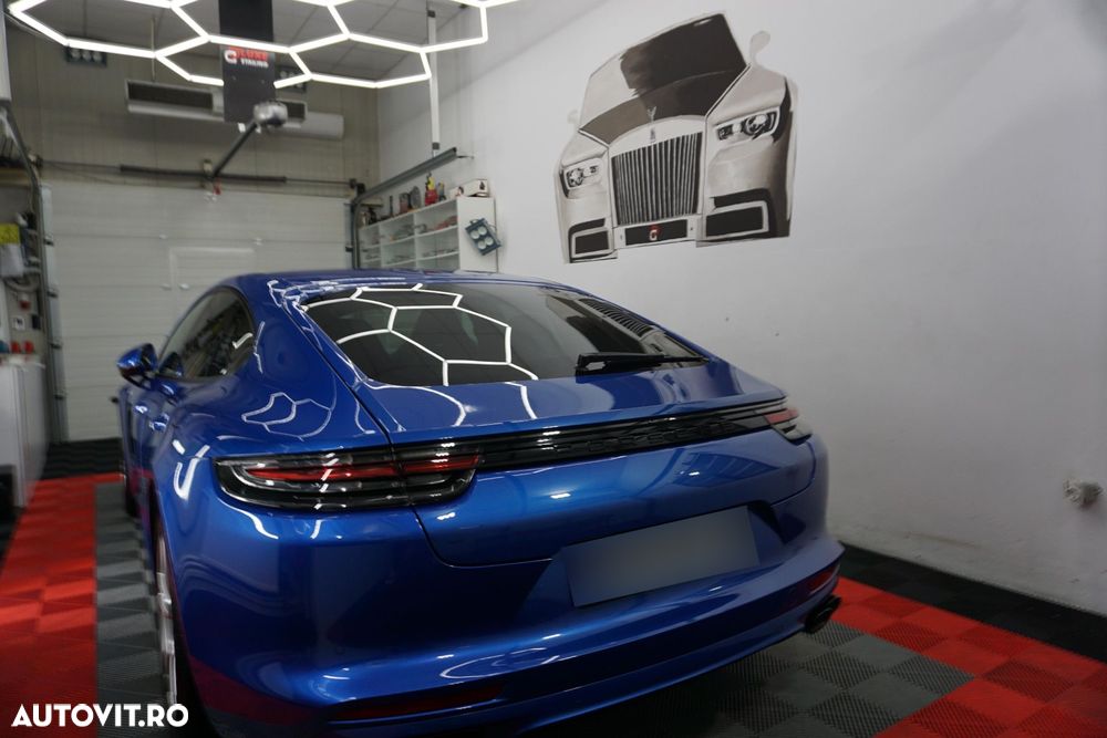 Porsche Panamera - 4