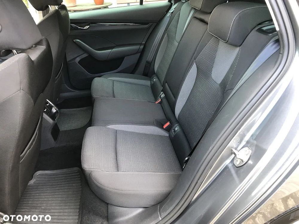 Skoda Octavia 2.0 TDI Ambition DSG - 11