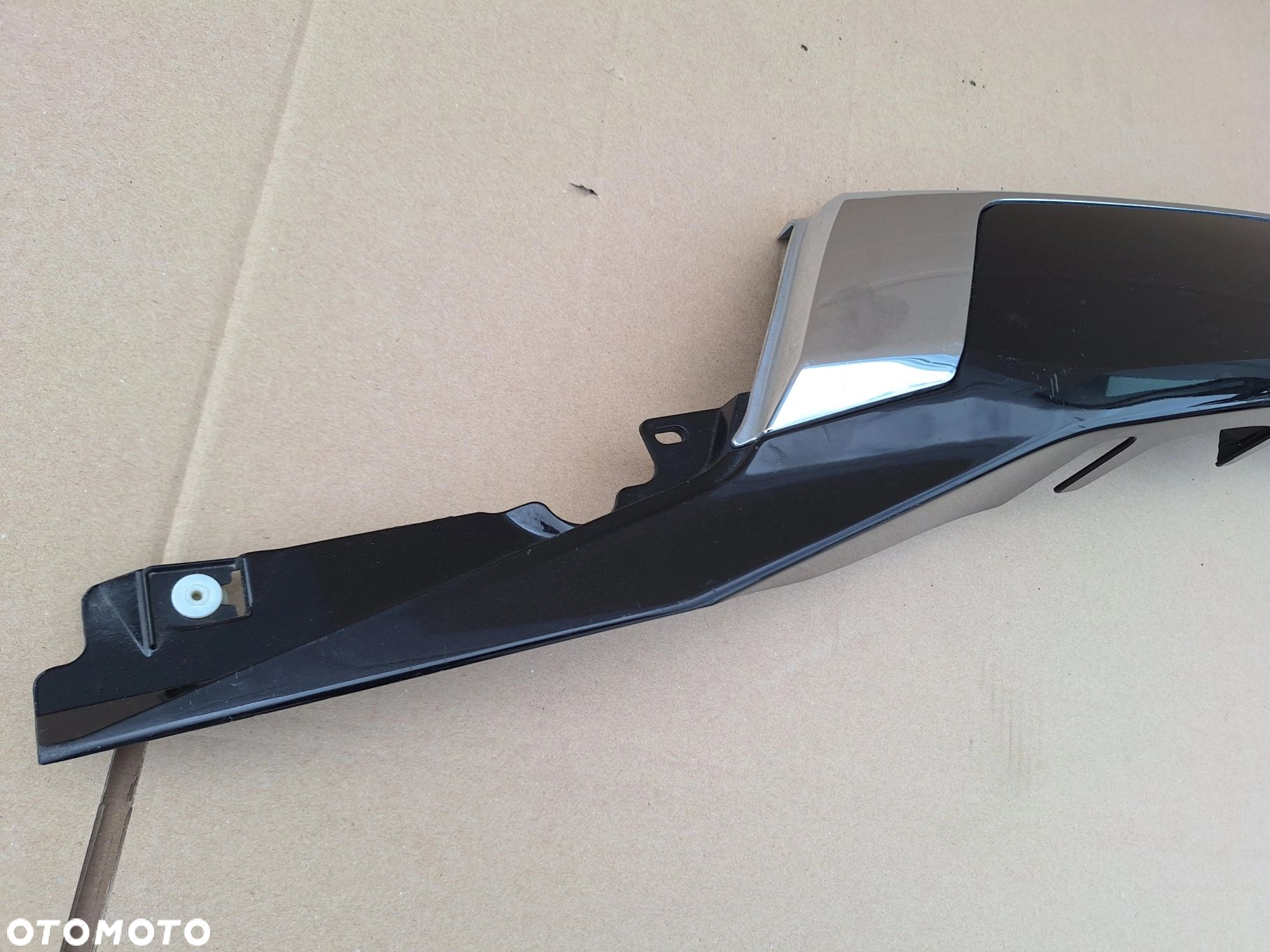 MITSUBISHI OUTLANDER III LIFT 15-20 BLENDA LISTWA KLAPY BAGAŻNIKA - 2