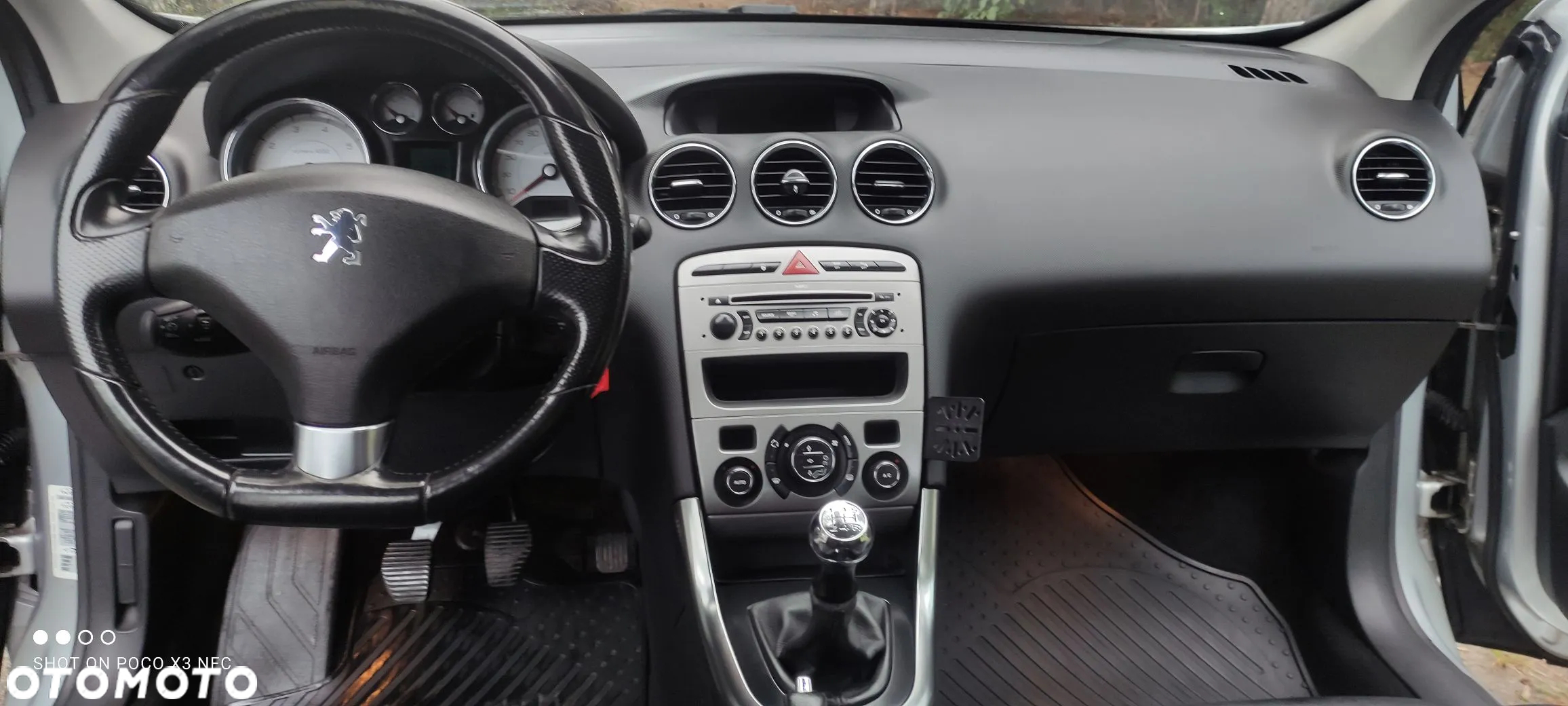 Peugeot 308 1.6 Premium Plus - 16