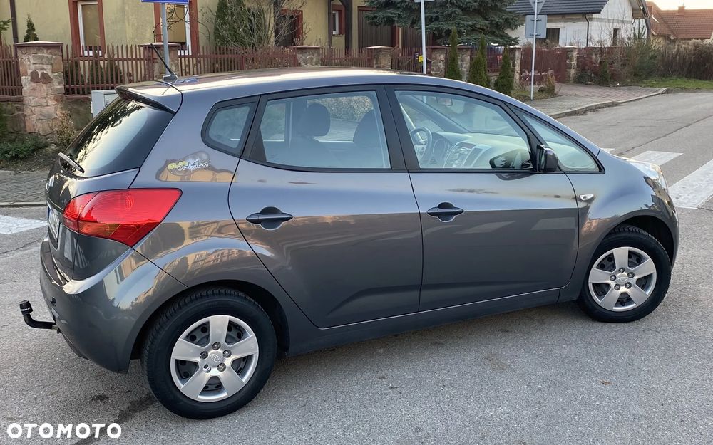 Kia Venga 1.6 L - 11